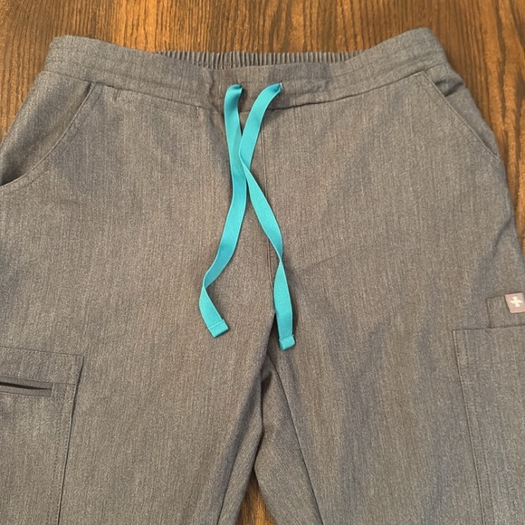 FIGS Technical Collection Medical Scrubs Pants. Size XS - Picture 2 of 7